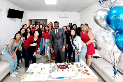 Oluwatosin Tolulope Ajidahun destaca como alterações sutis no endométrio podem comprometer a implantação embrionária.