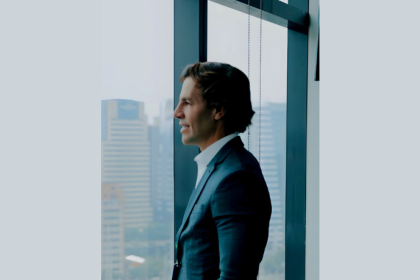 Ian dos Anjos Cunha revela como o kitesurf une ousadia e consciência para conquistar o vento com técnica e equilíbrio.