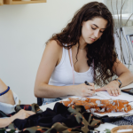 A modelagem descomplicada mostra como criar moldes perfeitos sem sofrer, observa Cristiane Ruon dos Santos.