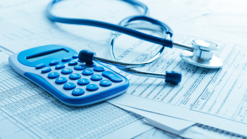 A escolha da rede credenciada é um fator importante na contratação do plano de saúde, como orienta Alexandre Costa Pedrosa.