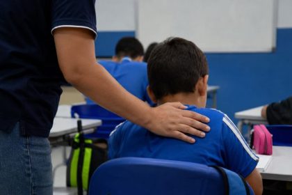 Recadastramento de cuidadores em Cuiabá reacende debate sobre inclusão e qualidade no apoio a alunos com deficiência