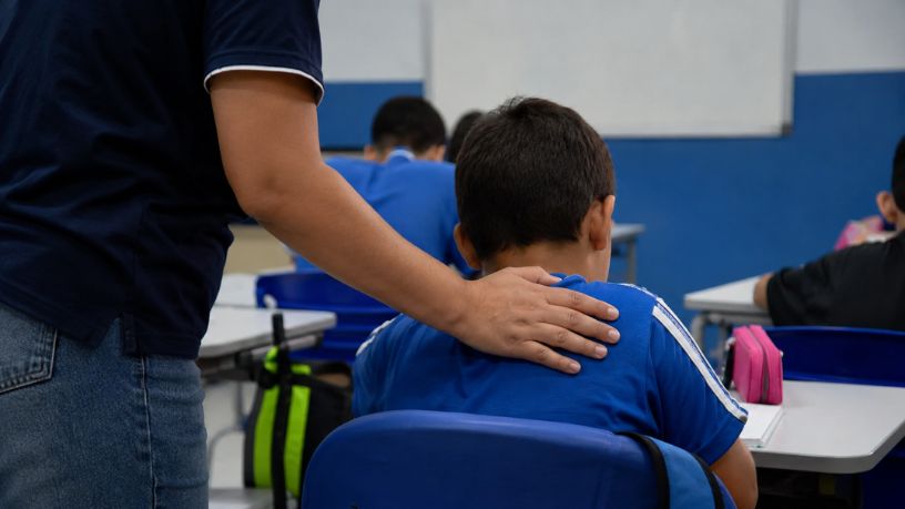 Recadastramento de cuidadores em Cuiabá reacende debate sobre inclusão e qualidade no apoio a alunos com deficiência