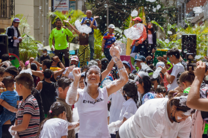 Cuiabá entra no clima das férias com agenda cultural em alta; veja como eventos movimentam a economia local